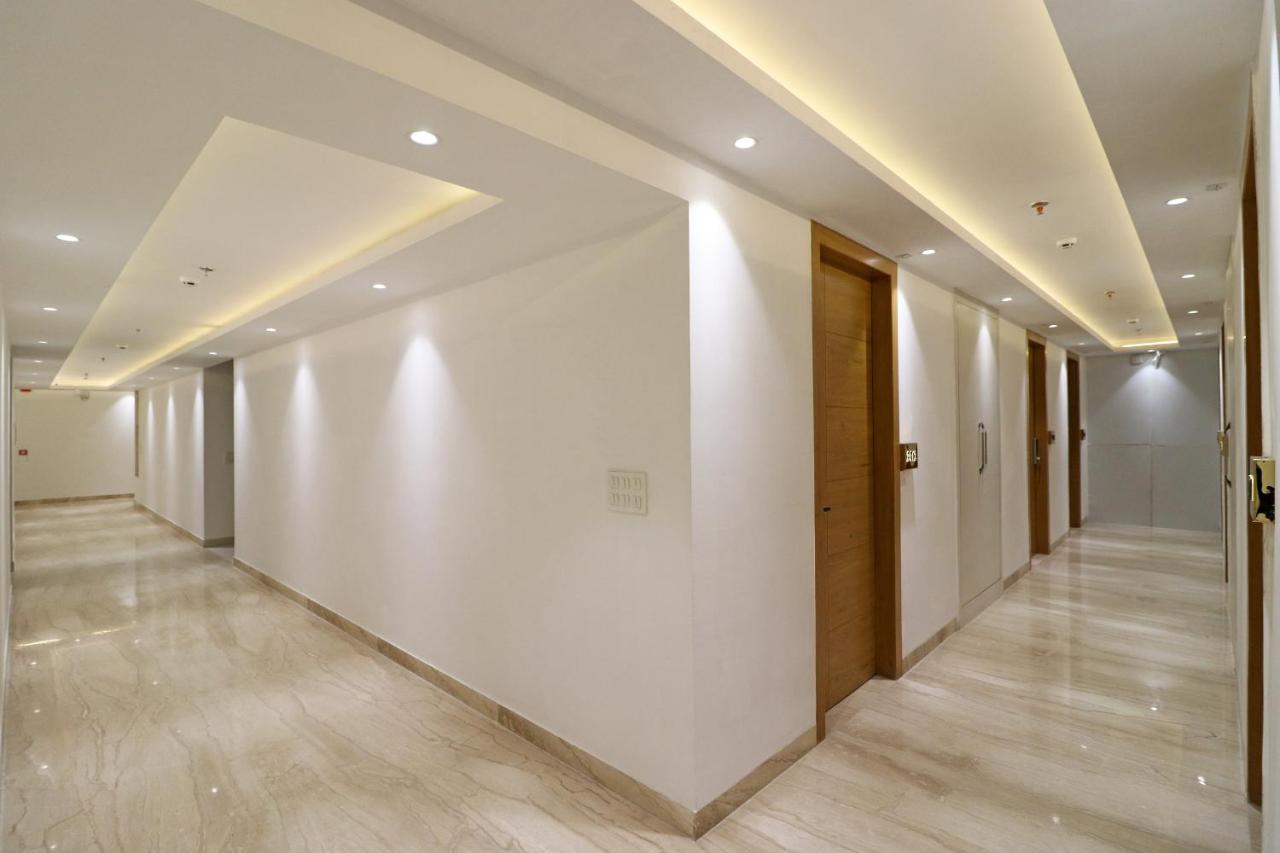 Capital O Hotel Star Inn Near Chhatarpur Metro Station New Delhi Eksteriør billede