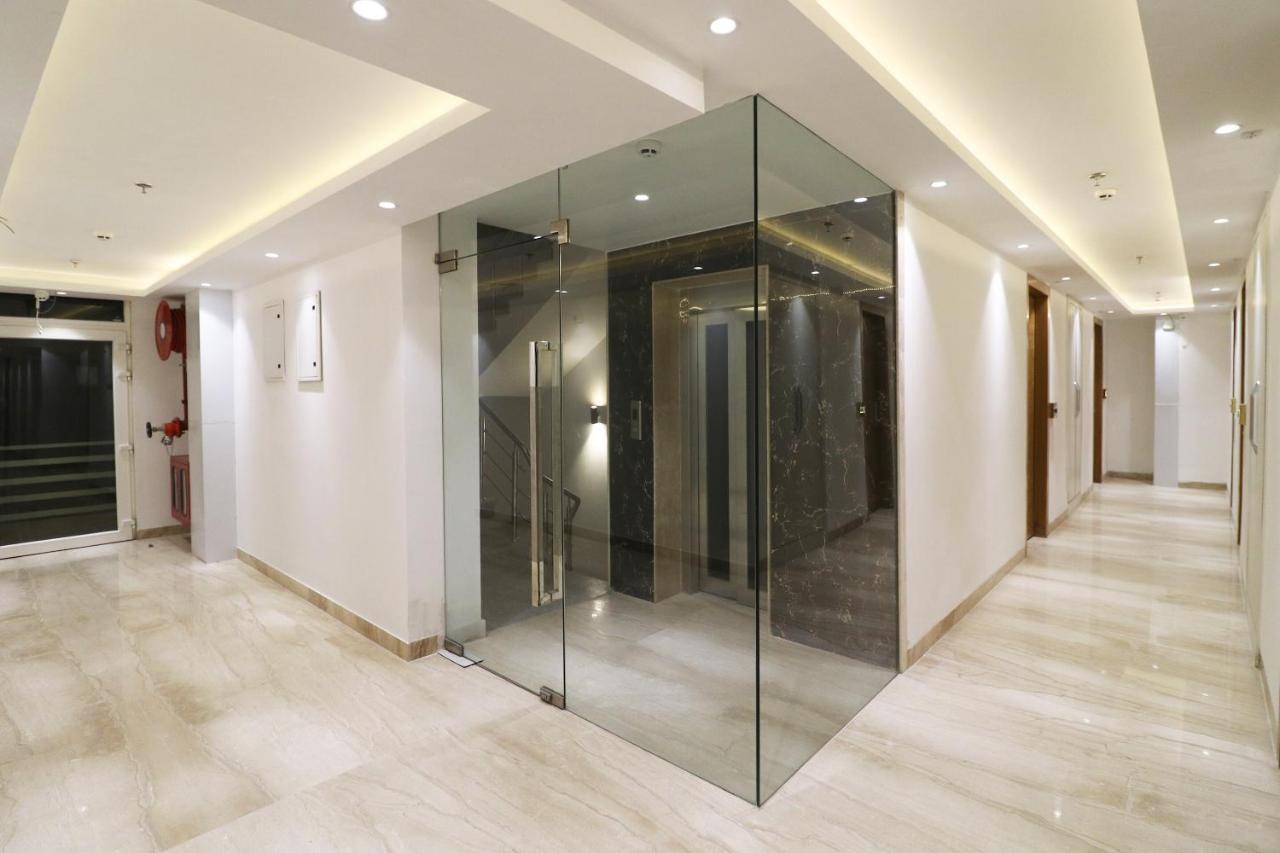 Capital O Hotel Star Inn Near Chhatarpur Metro Station New Delhi Eksteriør billede